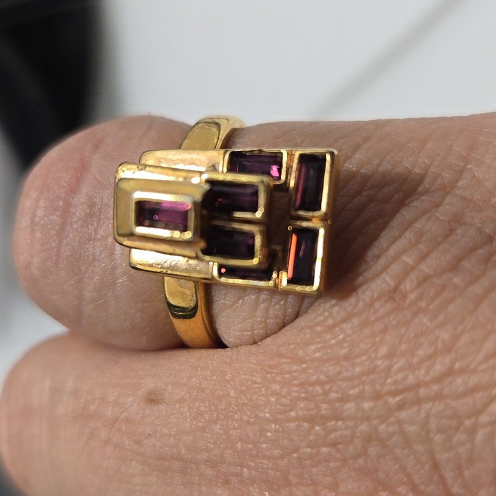 VINTAGE 18KGP PURPLE STONE DANGLE RING
